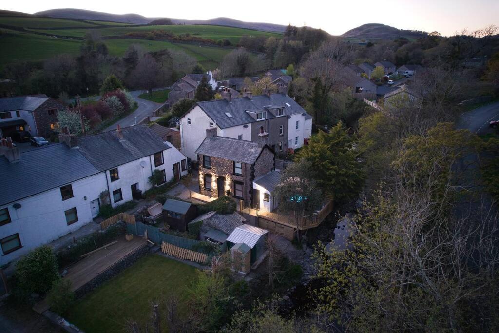 Luxurious With Hot Tub, District *