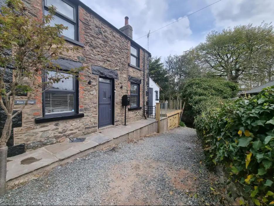 Luxurious With Hot Tub, District Holiday home *
