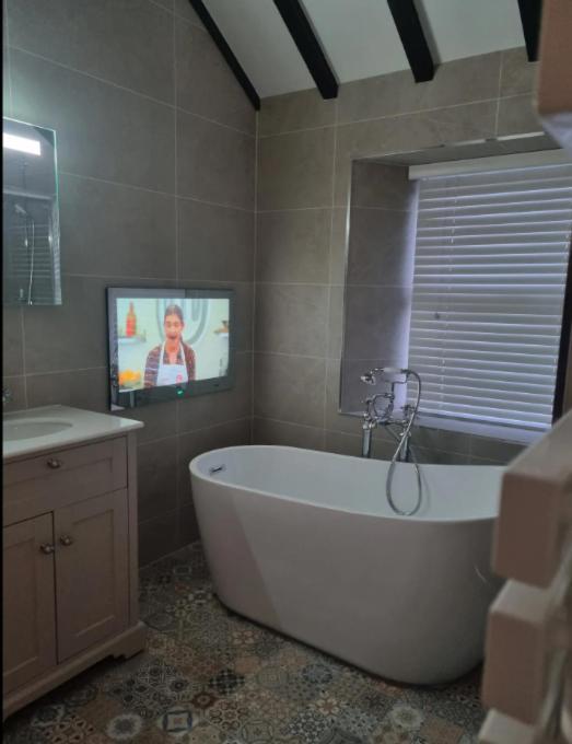 Holiday home Luxurious With Hot Tub, District *