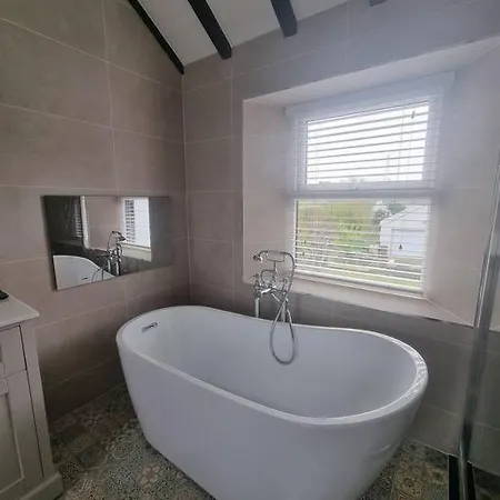 Luxurious Cottage With Hot Tub, Lake District Duddon Exterior photo