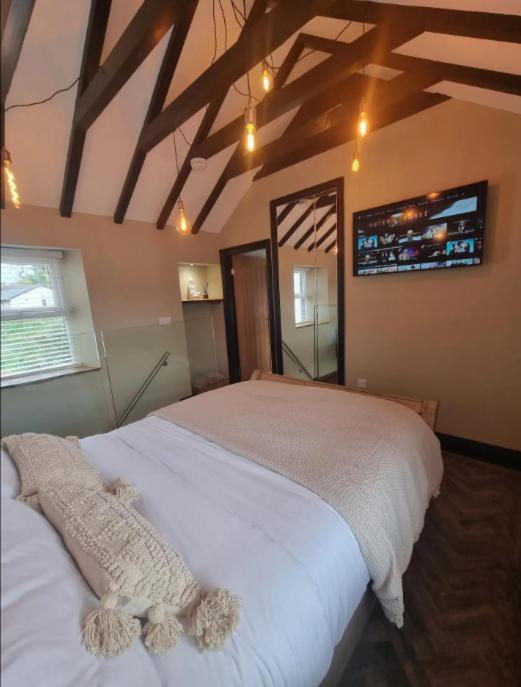 Luxurious With Hot Tub, District Casa vacanze *